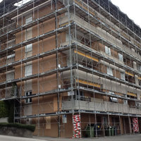 Facciata di un palazzo in ristrutturazione