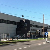 Edificio industriale tinteggiato esternamente